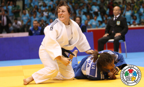 Corina Căprioriu a învins-o prin ippon pe brazilianca Rafaela Silva Foto: intjudo.eu