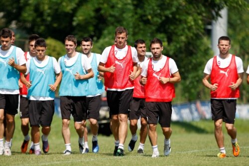 Burcă a efectuat ieri primul antrenament alături de noii săi colegi Foto: Raed Krishan