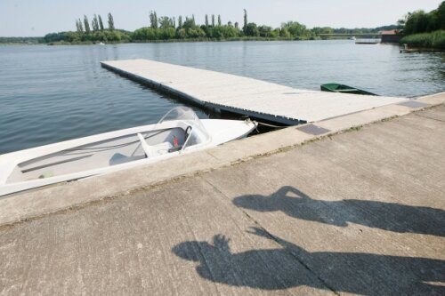 Pontonul din baza sportivă
de la Snagov de pe care a
sărit în apă Adrian Rădăcină
Foto: Raed Krishan