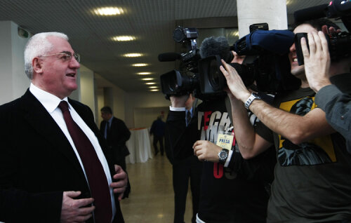 Preşedintele LPF, Dumitru Dragomir, va primi astăzi un nou mandat din partea echipelor din Liga 1 pentru vînzarea drepturilor TV