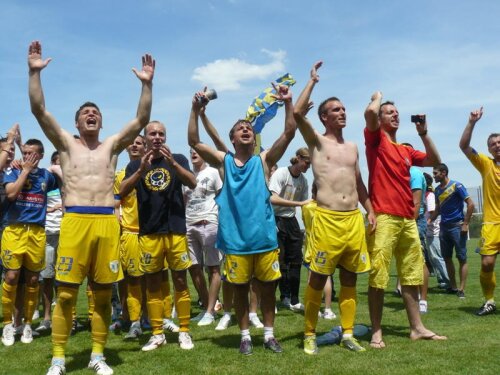 Petrolul va juca din nou în Liga 1 în sezonul 2011-2012