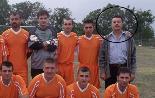 Petrescu este şi antrenor de fotbal la Zorile Coteşti