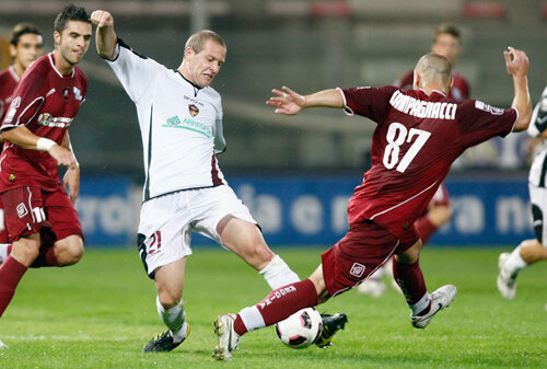 Amodio (în alb?) va juca în spatele vîrfurilor nemţene