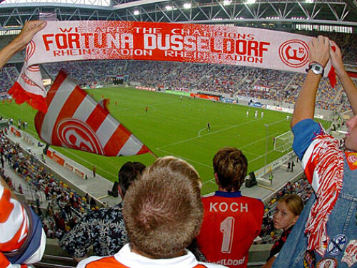 Aşa e atmosfera la meciurile Fortunei, în Zweite Bundesliga