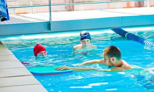 Cursuri de înot pentru copii la centrele World Class din Cluj sursa:classicdream.ro
