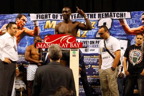 Jean Paul Mendy spera sa-i ia centura lui Bute