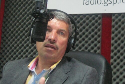 Avram e familiarizat cu vizitele la DNA