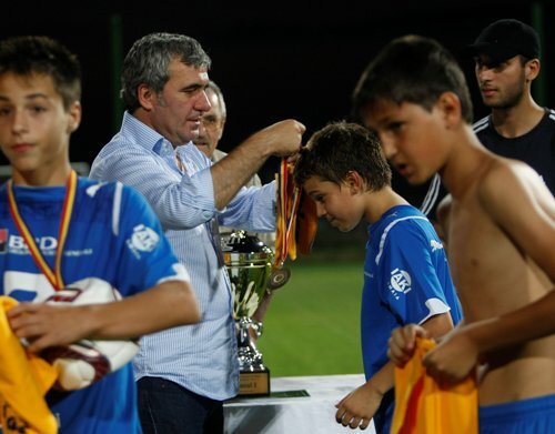 Hagi a trăit din tribună victoria Academiei sale în finala juniorilor U13