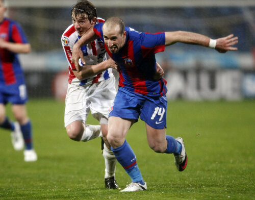 Imagine de la ultimul duel dintre Oţelul şi Steaua, disputat în Ghencea şi cîştigat de 