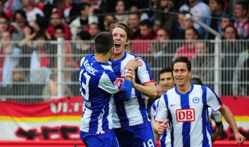 Hertha Berlin a cîştigat Zweite Bundesliga şi a revenit în primul eşalon după numai un an de suferinţă