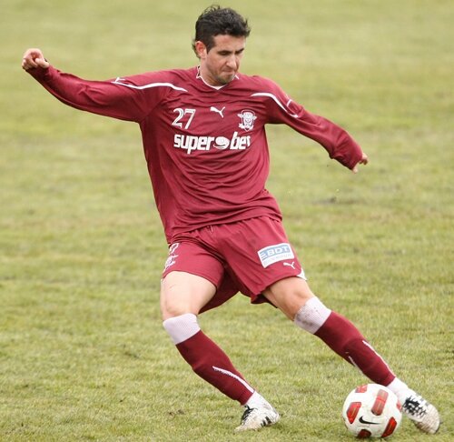 Glauber s-a lăsat greu în această vară. A încercat să plece la un contract mai bun, nu a găsit nimic şi a decis să accepte revenirea în Giuleşti