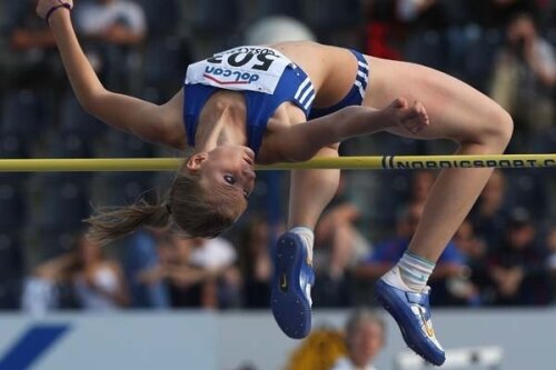 Esthera Petre şi-a îmbunătăţit de trei ori recordul personal la săritura în înălţime