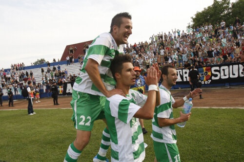 Jucătorii Voinţei au petrecut pe teren după remiza obţinută în faţa Stelei