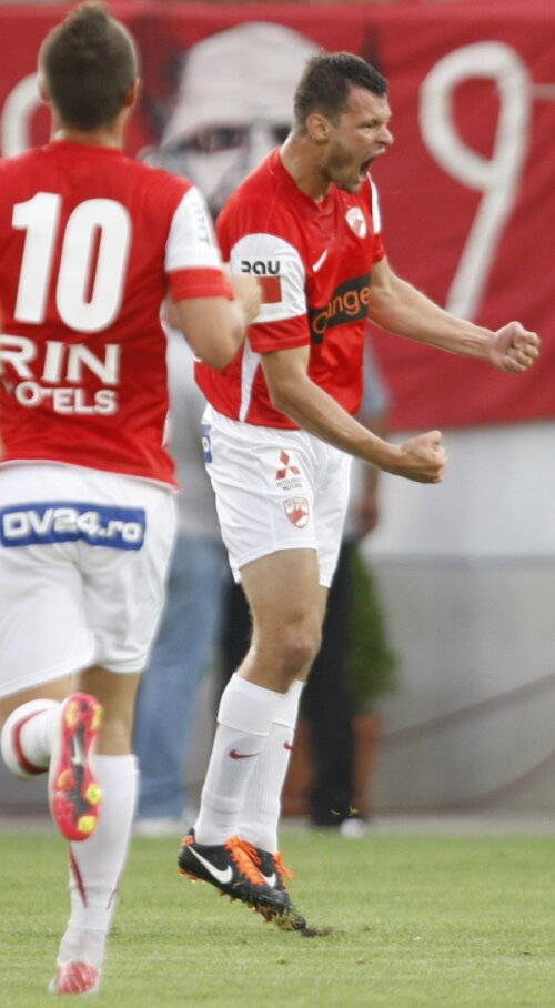 Marius Niculae a marcat primul gol al ”cîinilor” în acest sezon
