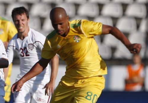 Pe Wesley îl aşteaptă dublarea salariului de 400.000 de euro pe sezon dacă ajunge cu Vasluiul în grupele Ligii Campionilor