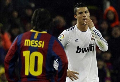 Ronaldo şi Messi par favoriţi să ridice trofeul celui mai bun fotbalist din ultimul sezon