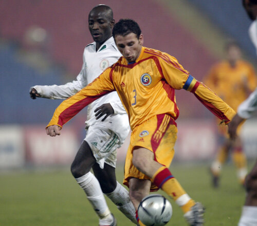 Abiodun Agunbiade în duel cu Răzvan Raţ