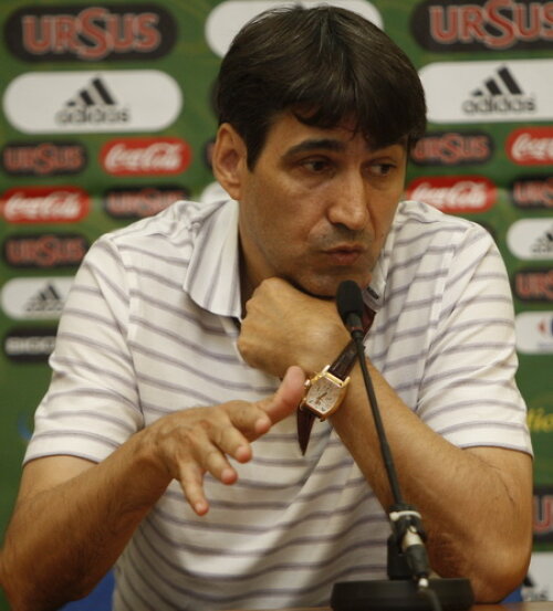 Victor Piţurcă a convocat 