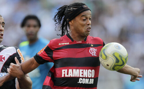 Ronaldinho face senzaţie în Brazilia 4 goluri şi două pase decisive în două meciuri! (sursa foto reuters)