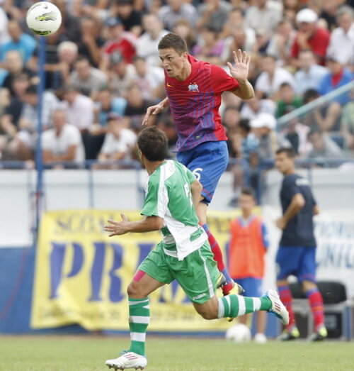 Florin Gardoş nu mai prinde locul de titular la Steaua, preferaţi fiind Galamaz şi Iliev