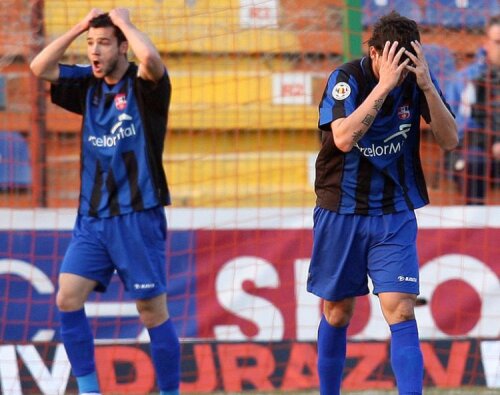 Campionii nu se regăsesc şi au luat doar un punct după 2 etape