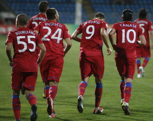 Jucătorii Stelei nu vor avea galerie la meciul cu U Cluj de la Ploieşti, dar nici la cel cu ŢSKA Sofia de la Cluj