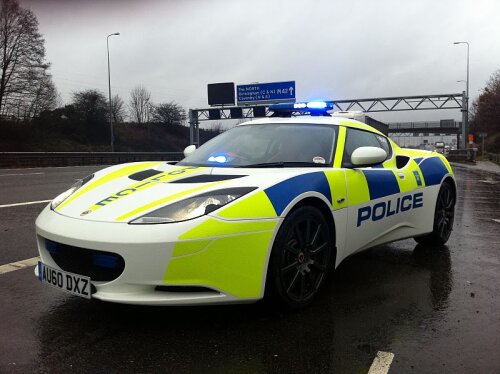 Modelele Lotus sînt folosite deja de poliţiştii din Marea Britanie
