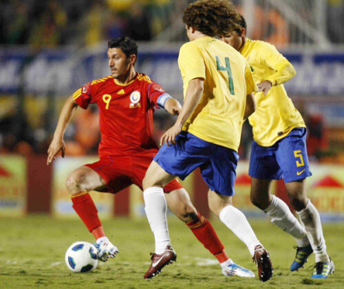 Marica a fost căpitan o
singură dată,
la amicalul din
iunie Brazilia -
România 1-0
Foto: Alex Nicodim