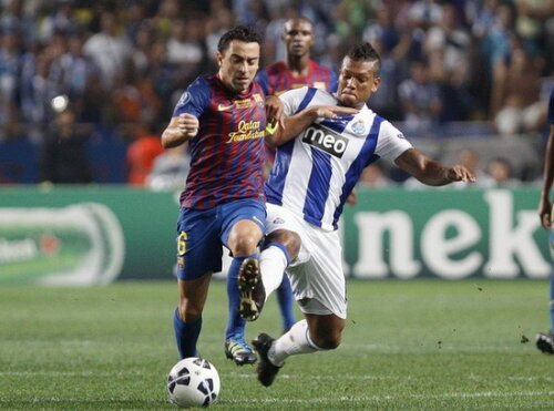 Xavi a devenit cel mai titrat jucător din istoria Barcelonei