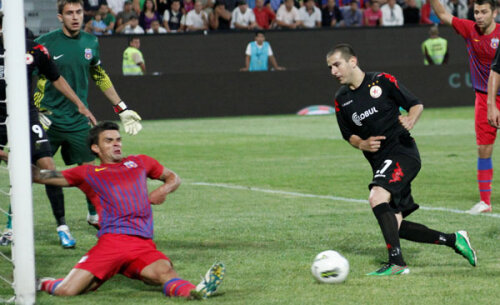 Momentul în care Ianis Zicu a ratat imensa ocazie în faţa Stelei