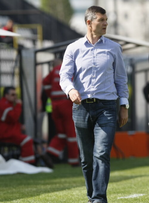 Sabău e trist că echipa sa nu poate face faţă şi echipelor puternice din campionat