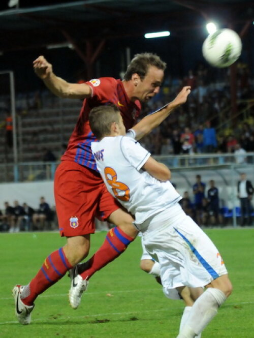 Martinovici a marcat al doilea gol al Stelei în meciul cu FCM Tîrgu Mureş