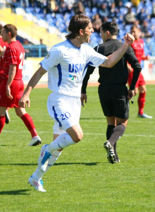 Vranjes are 34 de partide în tricoul gorjenilor şi 8 goluri marcate