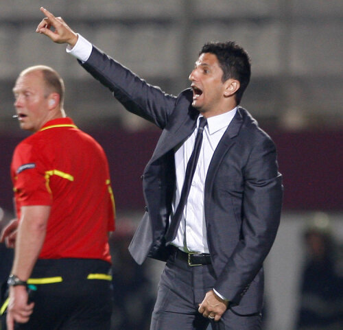 Răzvan Lucescu a fost eliminat în prelungirile meciului de la Piatra Neamţ, Ceahlăul-Rapid 1-2, după ce a protestat la un corner dictat de 