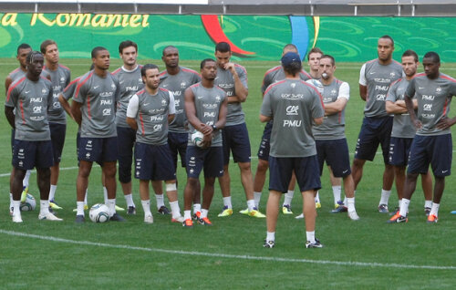 Francezii au ascultat atenți ce
le-a spus Laurent Blanc, în timp
ce Ribery făcea baloane