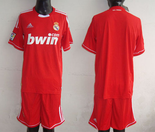 Aşa arată noile tricouri ale Realului