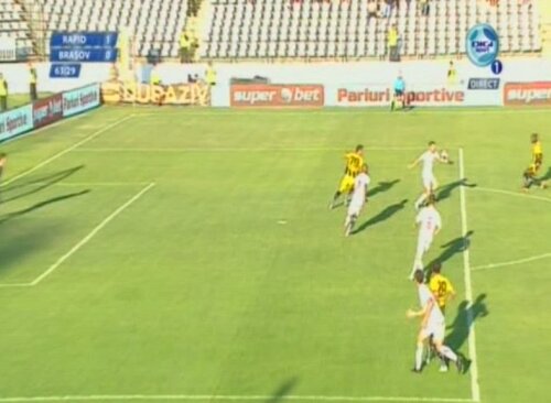 Bozovici a lovit mingea cu mîna, iar Braşovul a egalat din penalty. Foto: captură Digisport