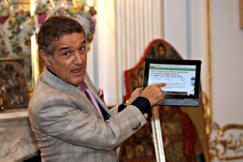 Gigi Becali are o nouă pasiune, iPadul