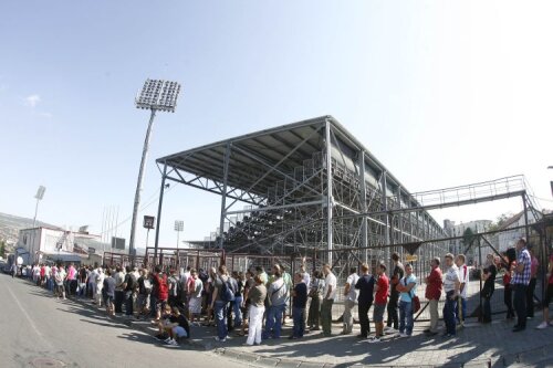 8.000 de oameni şi-au luat deja bilete pentru debutul din Europa League, cu Schalke