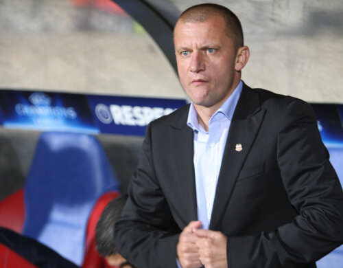 Dorinel Munteanu are 3 meciuri pe banca Stelei în Liga Campionilor