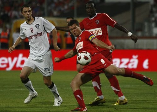 Dinamoviştii s-au impus cu 3-2 în sezonul trecut