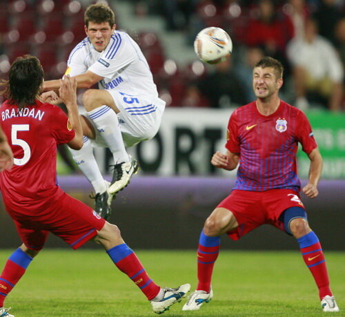 Steliştii au fost preocupaţi să închidă spaţiile cu Schalke, dar contra Pandurilor vor fi nevoiţi să atace mai mult