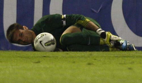 Tătăruşanu s-a lovit grav şi va rata următorul meci al Stelei