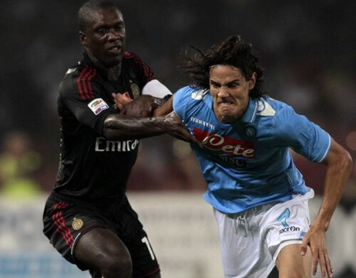 Cavani (dreapta, în duel cu Seedorf) este primul jucător din Serie A care a luat mingea acasă după cele 3 goluri marcate pe 