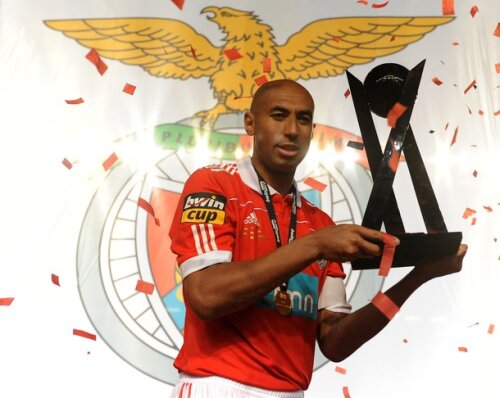 Luisao va bifa jocul cu numărul 78 în cupele europene, toate pentru Benfica, unul mai mult decît legendarul căpitan al roş-albilor, Antonio Veloso