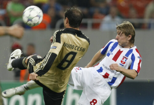 Liviu Antal în duel cu marcatorul Benficăi, Bruno Cesar