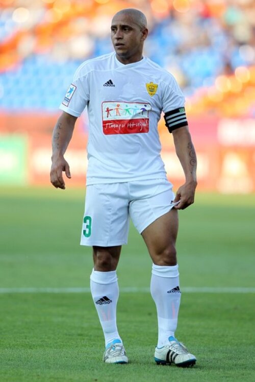 Roberto Carlos este antrenorul interimar al echipei Anji Mahacikala