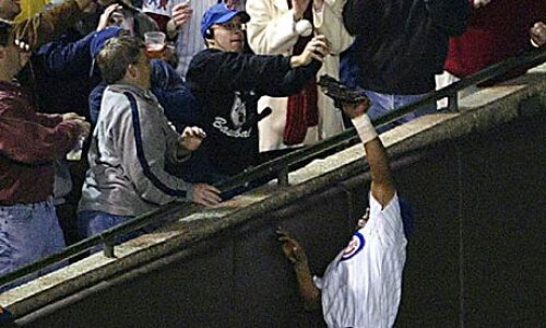 Steve Bartman  (sursa foto guardian.co.uk)