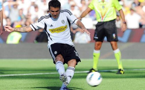 71, 43 la sută dintre fani cred că Mutu ar trebui să rămînă primul executant la penaltyurile acordate Cesenei