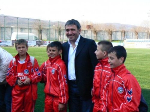 Gheorghe Hagi este ambasadorul Danone în România